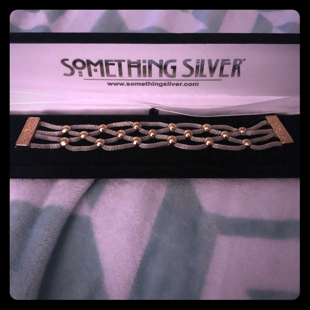 Silver netted bracelet